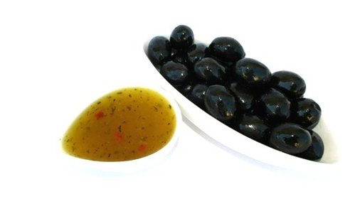 Салатная заправка из кумина, лимонного сока и кайенского перца