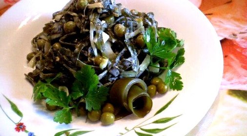 Салат из ламинарии с горошком