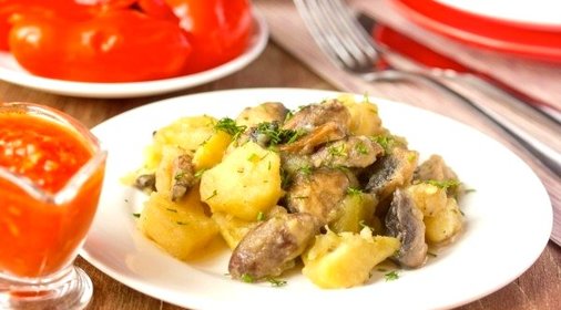 Картофель с шампиньонами и куриными сердечками