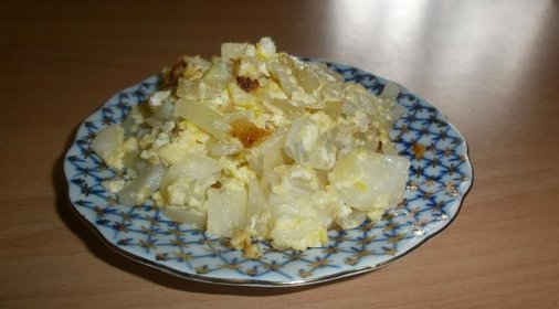 Лук с яйцом и майонезом