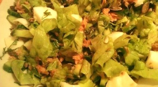 Салат с тунцом в собственном соку и огурцом