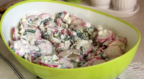 Салат из редиса с яйцом