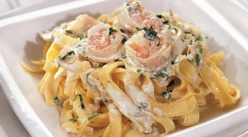 Фетуччине с креветками в сливочном соусе