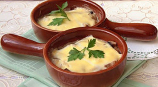 Жюльен с грибами и шпинатом