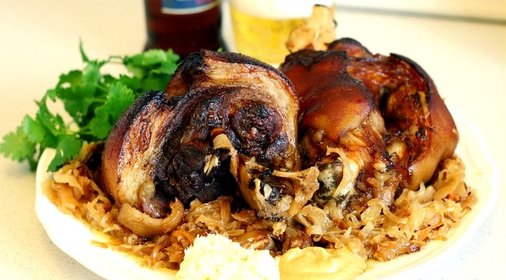 Рулька в пиве с кислой капустой