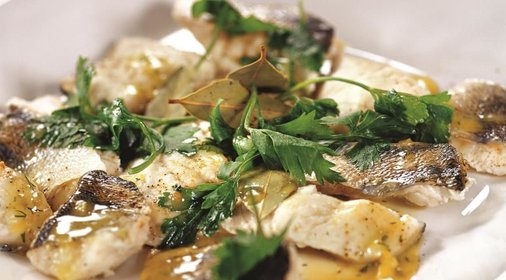 Судак в яичном соусе