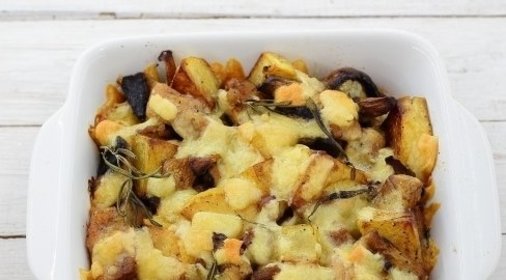 Мясо с грибами и картофелем