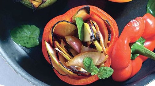 Перцы, фаршированные фруктами