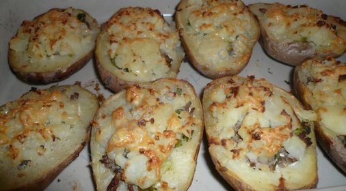 Фаршированный картофель фаршем в духовке