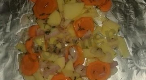 Скумбрия запеченная с луком и морковью в духовке