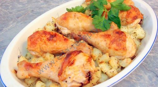Запеченные куриные голени с картошкой в духовке