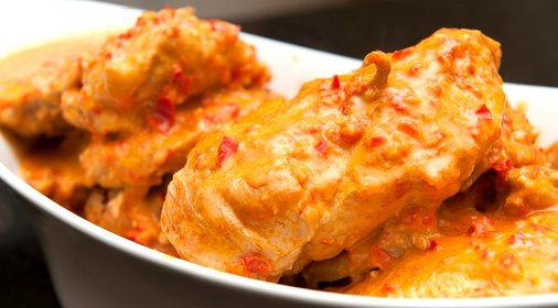 Куриное филе в чесночном соусе