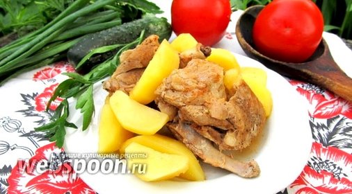 Картофель тушёный с рёбрышками молодого козлёнка в мультиварке