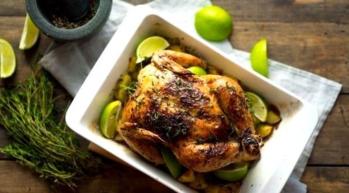 Курица, запеченная с пряными травами и лимоном, к новогоднему столу