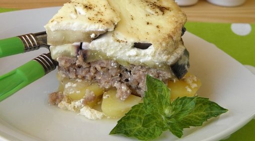 Баклажаны с фаршем и картошкой