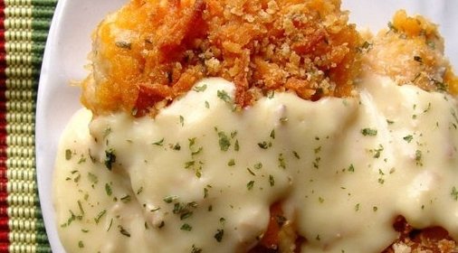 Курица под белым соусом