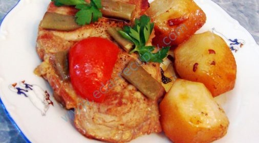 Жареная свинина с овощами