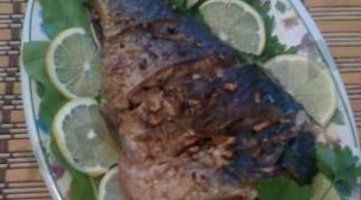 Карп запеченный с айвой