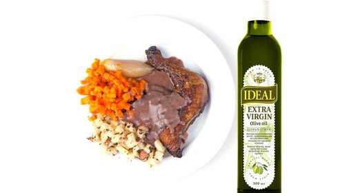 Петух в красном вине