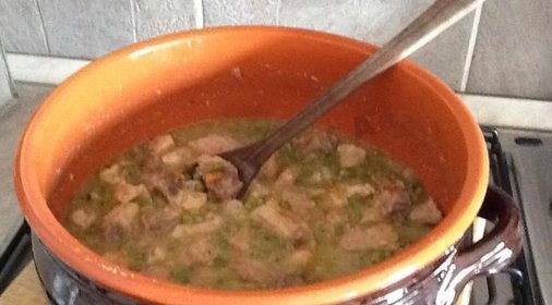 Спеццатино с зеленым горошком