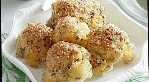 Цветная капуста под соусом из тхины