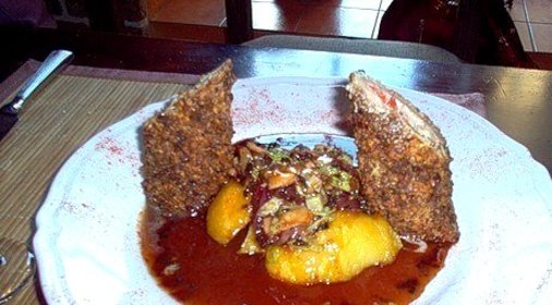 Свинина с пармезаном под соусом дор-блю