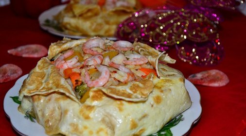 Рис с овощами, креветками и кальмарами