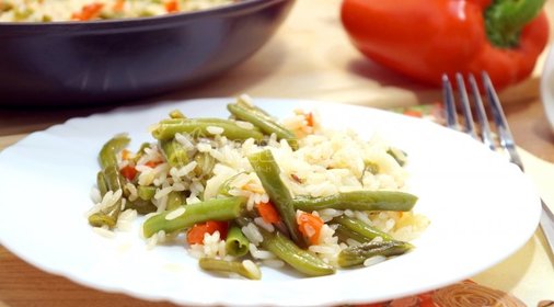 Рис с овощами и стручковой фасолью