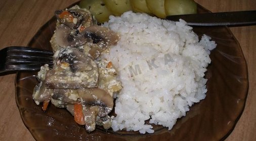 Минтай в сметане в духовке с шампиньонами