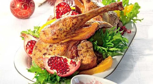 Жаренная в духовке утка с гранатовым соусом