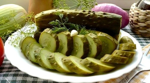 Хрустящие малосольные огурцы