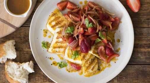 Помидоры и клубника с заправкой в тайском стиле