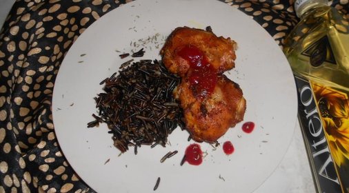 Дикий рис с курицей-гриль и сливовым соусом