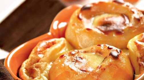 Хурма, запеченная в сметане