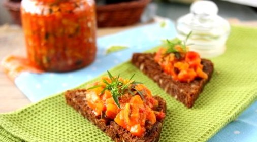 Кабачковая икра кубиками