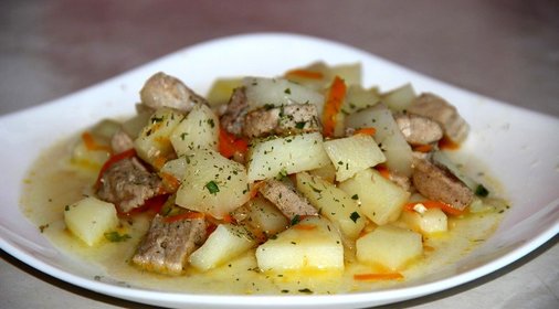 Картофель со свининой