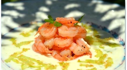 Салат с креветками в лаймовом соусе