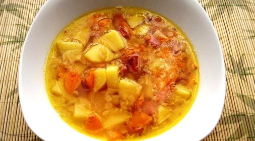 Гороховый суп с копченой колбаской