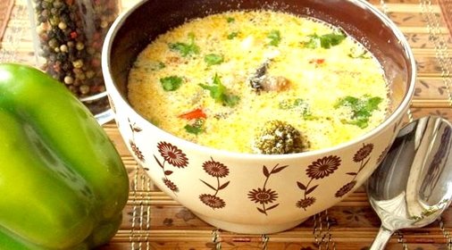 Овощной суп с сыром и грибами