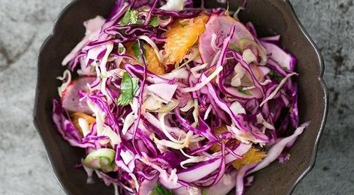 Пряный салат из краснокочанной капусты и апельсинов