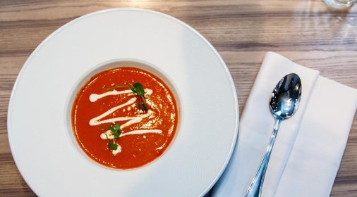 Салат из куриной грудки с кукурузой