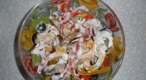 Салат с языком и перцем