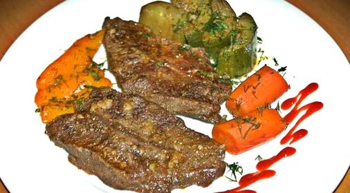 Телятина в духовке с овощами