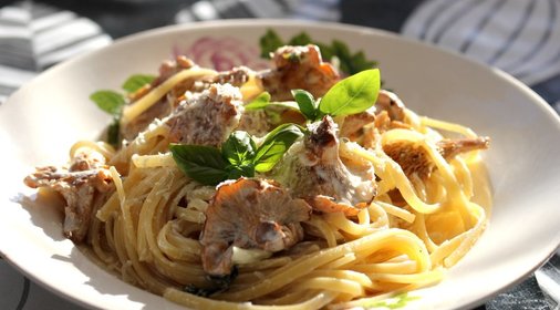 Баветте с лисичками