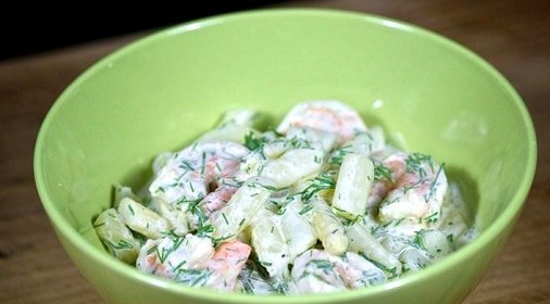 Салат с жареными креветками