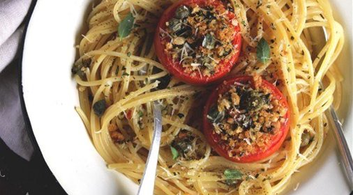 Спагетти с фаршированными томатами