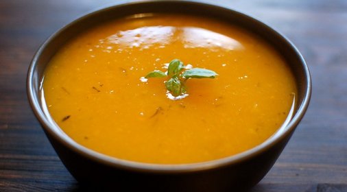 Крем-суп из кабачков с шафраном