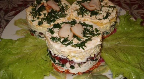 Салат с фасолью и копченой куриной грудкой