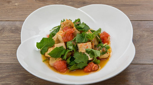 Тайский салат с курицей за 15 минут