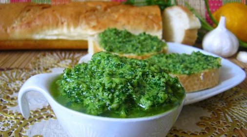 Соус песто из петрушки